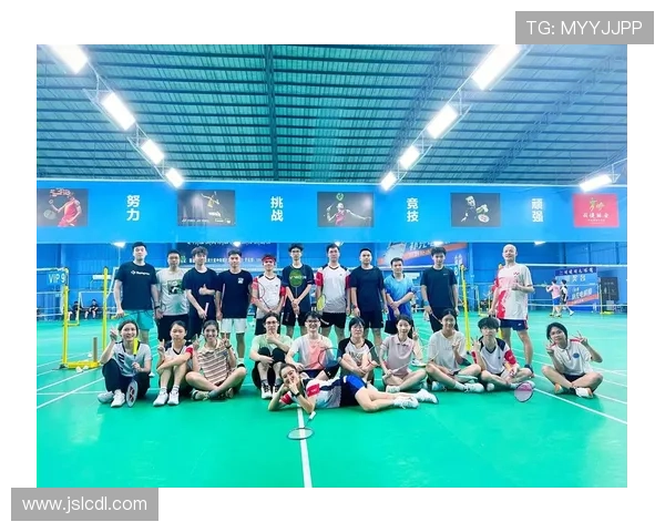 武汉羽毛球队与重庆羽毛球队赛后复盘力量对比分析与未来展望 武汉羽毛球队与重庆羽毛球队赛后复盘力量对比分析与未来展望