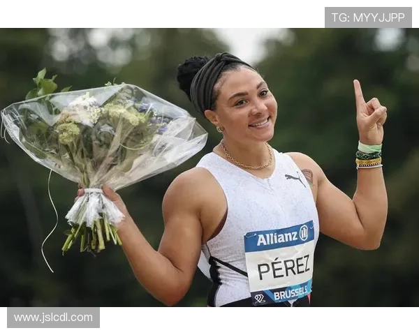 武汉网球队在钻石联赛中的默契配合展现出强大团队实力与竞技风采