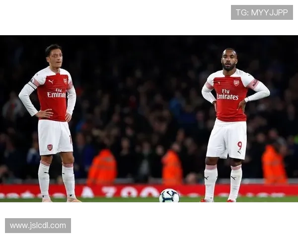 武汉足球队崛起之路:从默默无闻到冠军赛的辉煌历程 武汉足球队崛起之路:从默默无闻到冠军赛的辉煌历程