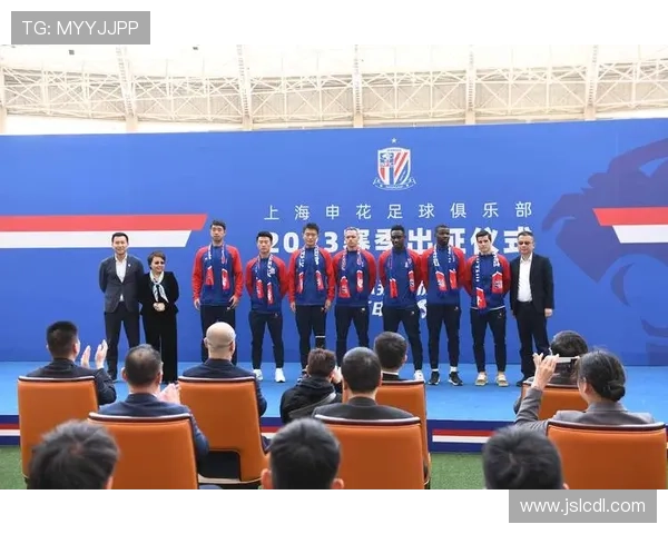 上海足球队防反战术分析及其在比赛中的得失表现探讨