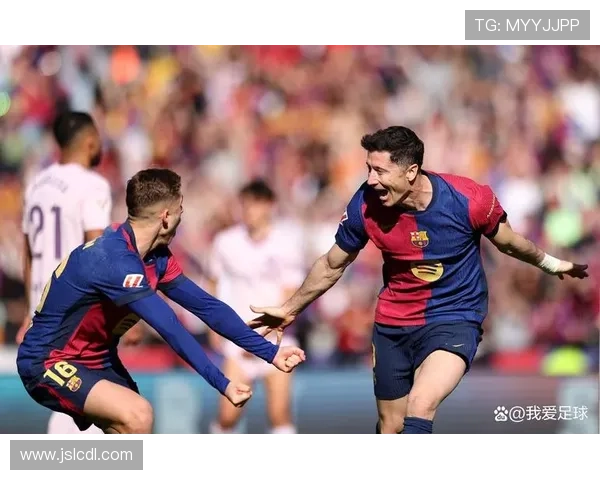 足球明星粤语介绍视频带你领略球场传奇与精彩瞬间