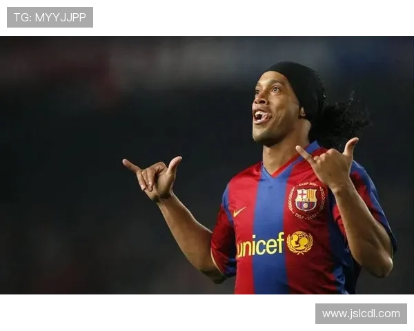 足球天才小罗的传奇人生与辉煌成就全解析 足球天才小罗的传奇人生与辉煌成就全解析