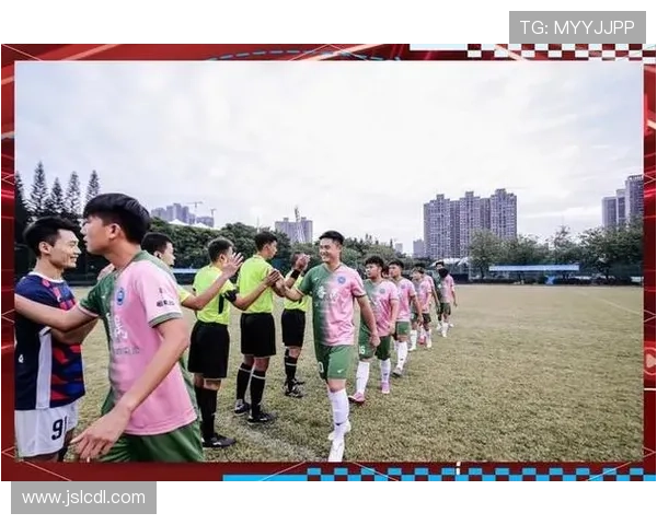 广州足球队比赛经验引发热议球迷对战术和表现的不同看法 广州足球队比赛经验引发热议球迷对战术和表现的不同看法